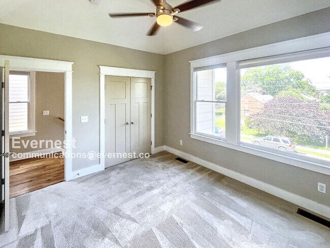 Building Photo - Lovely 2-Bedroom Home with Modern Amenitie...