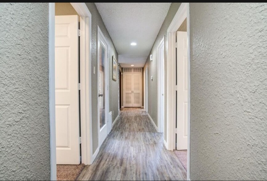 Building Photo - 306 Vale Ave