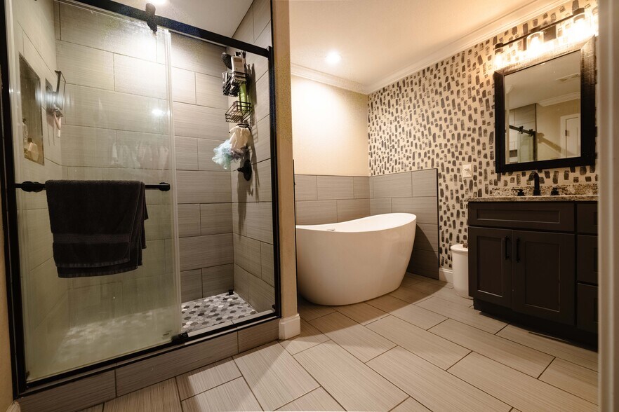 Master Bath - 301 Ridgestone Path