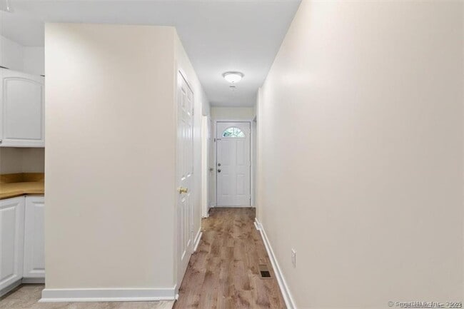 Building Photo - 86 Howe St