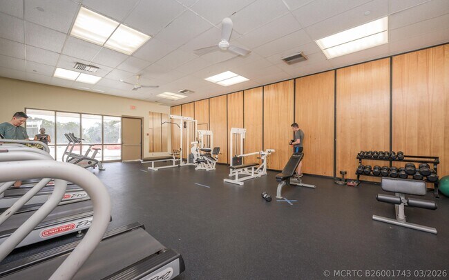 Building Photo - 20335 W Country Club Dr