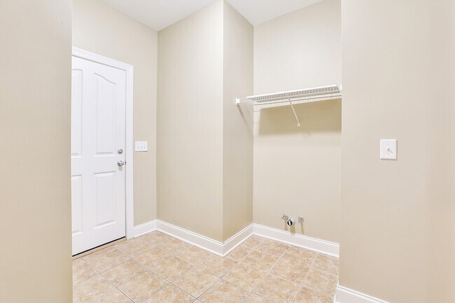 Building Photo - 614 Greene Dr
