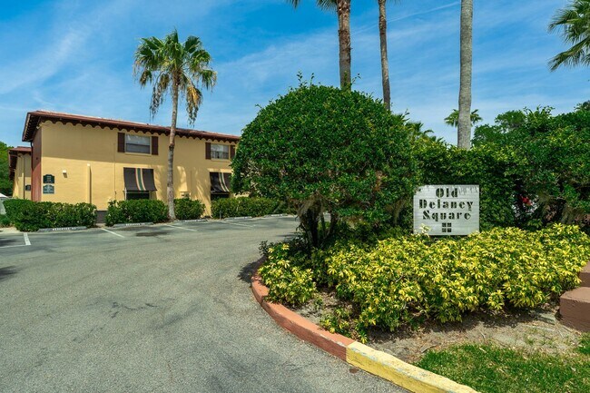Building Photo - Renovated Condo in Downtown's coveted Dela...