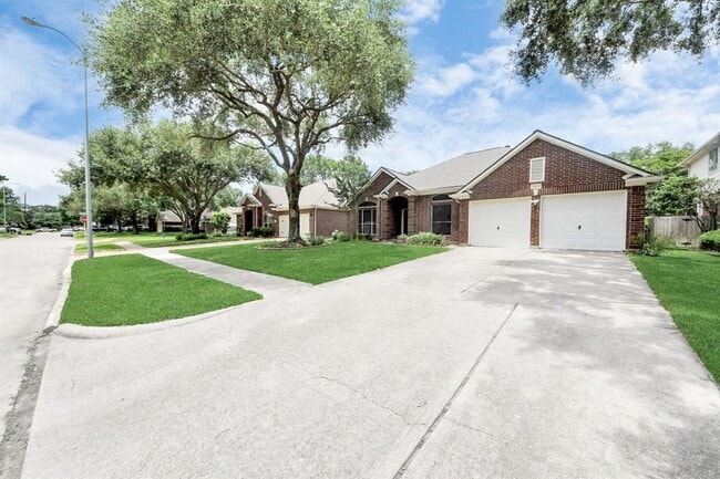Building Photo - 21630 Live Oaks Spring Dr