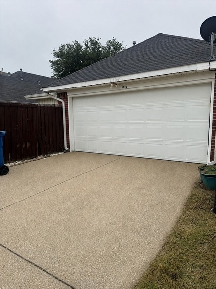 Building Photo - 1309 Brookfield Dr