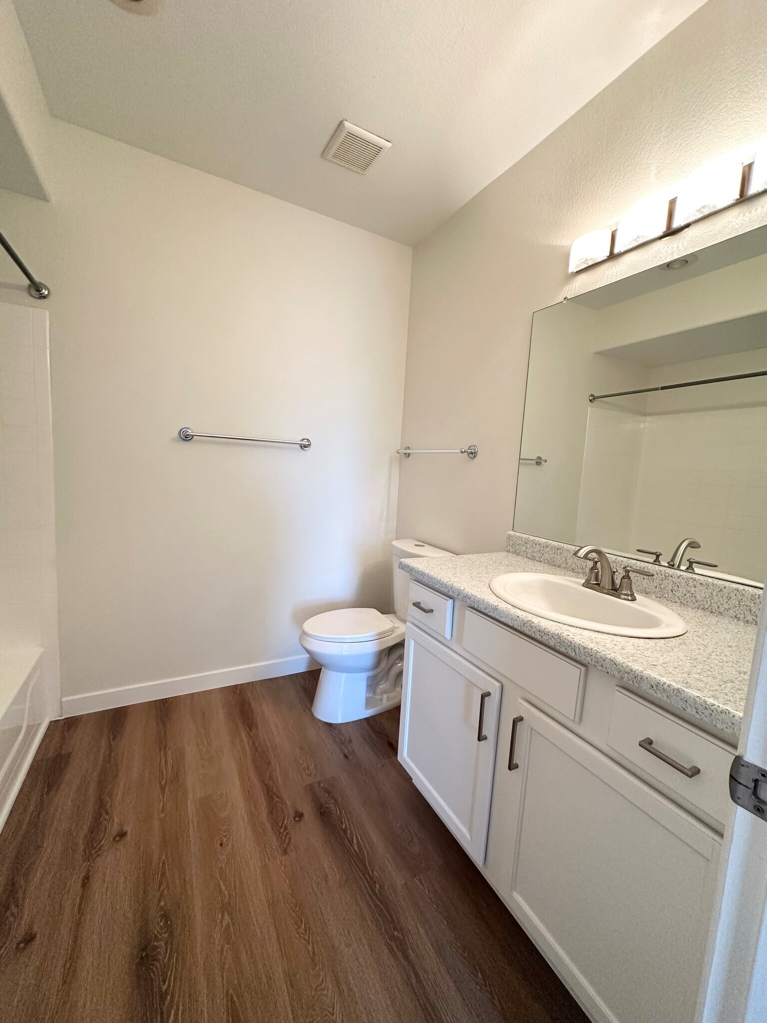 Guest Bath - 750 E Northern Ave