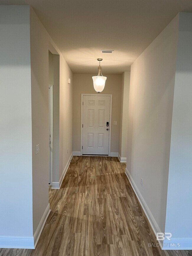 Building Photo - 10762 Winning Colors Trl