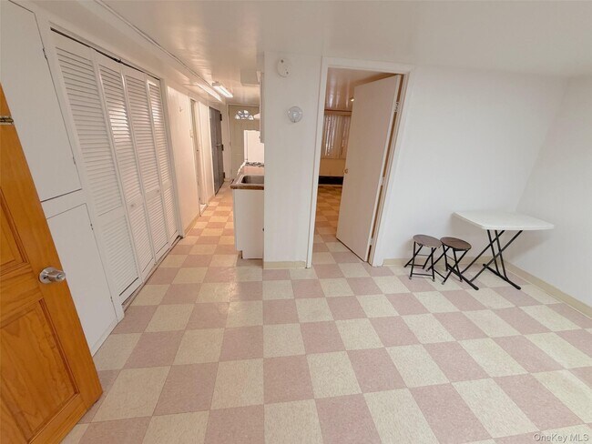 Building Photo - 153-20 77th Rd