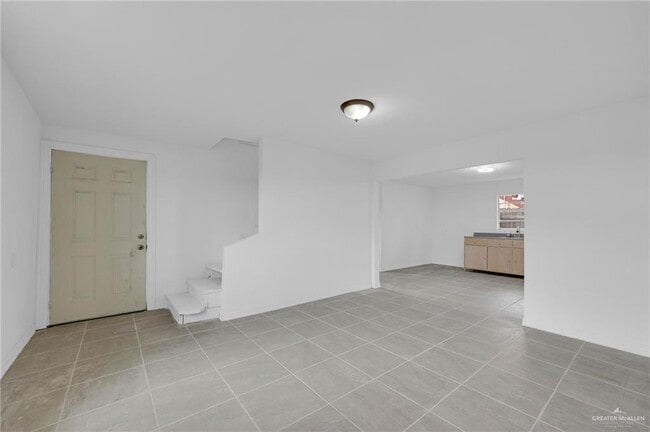 Building Photo - 810 Catarina St