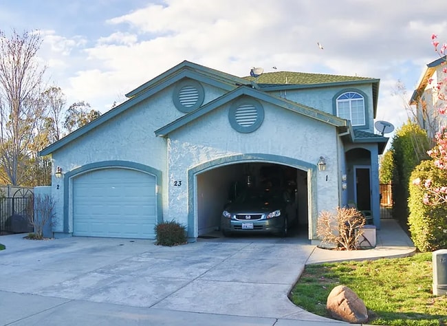 Building Photo - 23 Morning Rose Way