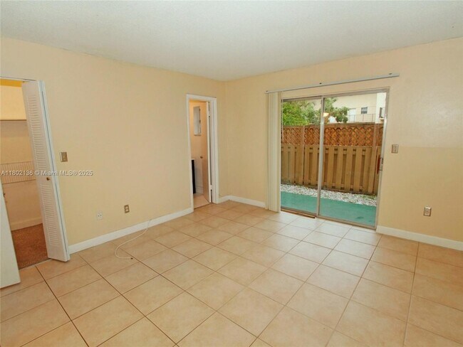 Building Photo - 8650 SW 109th Ave