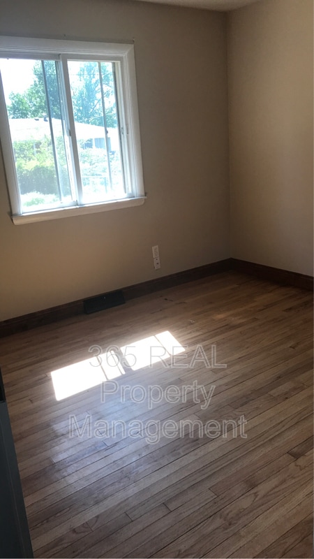 Building Photo - 430 28th Ave