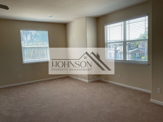 Building Photo - 2408 Victor Ct