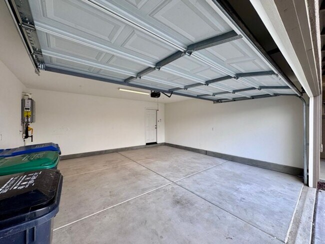 Building Photo - Newly built 4 bedroom Winchester home for ...