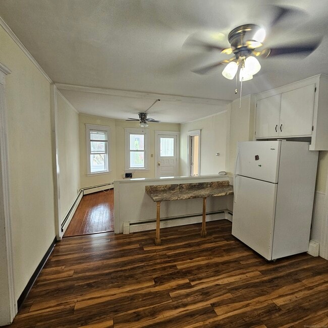 Building Photo - 125 Brightwood Ave