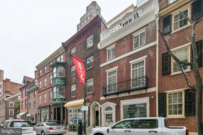 Building Photo - 1706 Locust St