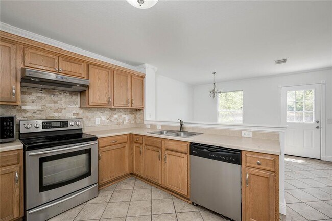 Building Photo - 8705 Davis Oaks Trail