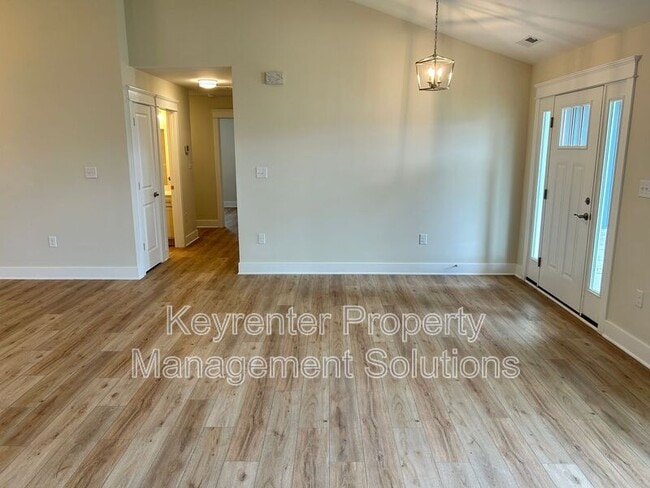 Building Photo - 185 Lindburgh Dr