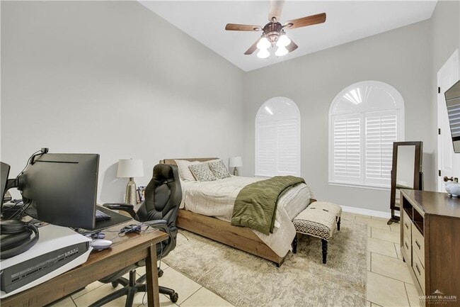 Building Photo - 24 3rd N Ln