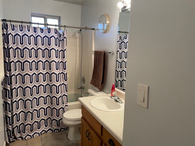 Building Photo - 258 S 200 W