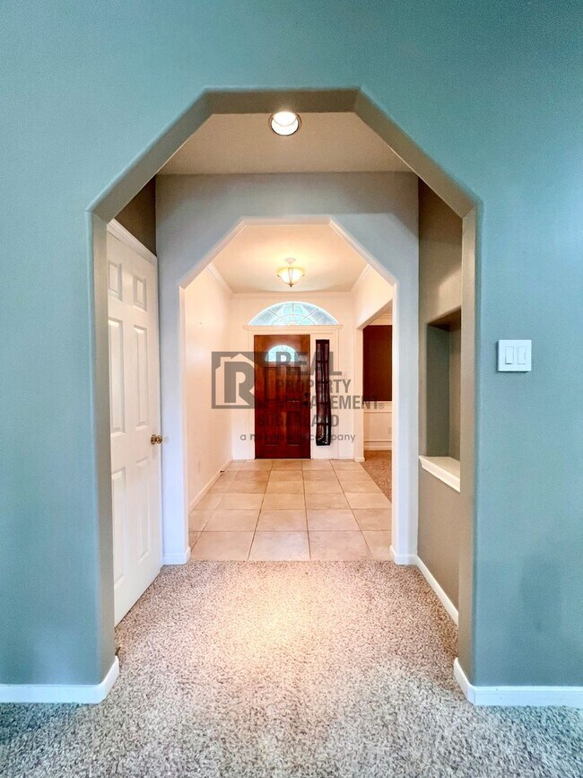 Building Photo - Gorgeous One Story Home in Sugar Land, TX