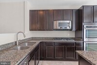 Building Photo - 1706 Fernwood Dr