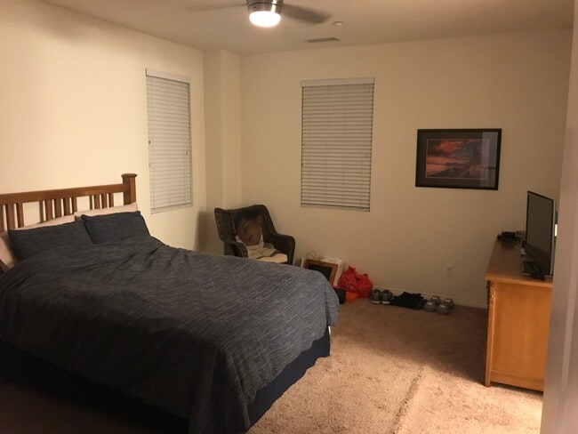 Building Photo - 3bed/2.5bath in Aliso Viejo! Newer Condo, ...