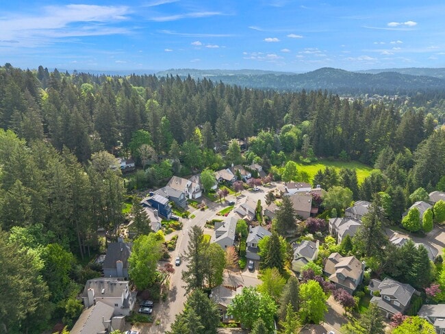 Building Photo - Private Retreat Backing to Trails in the Heart of Lake Oswego