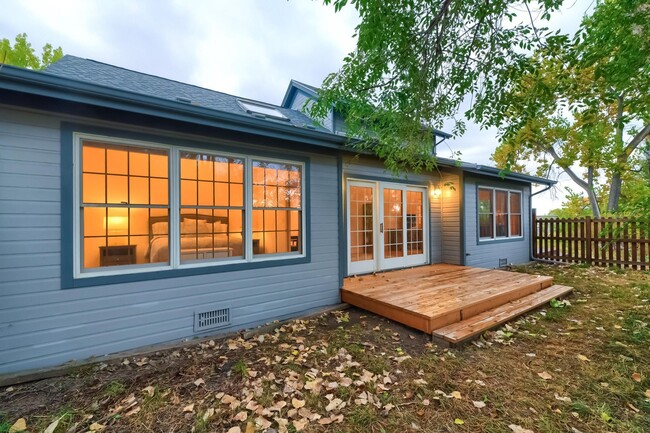 Building Photo - Idyllic 3 BDR Farmhouse in Boulder