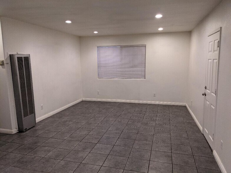 Living room - 337 E Ash Ave