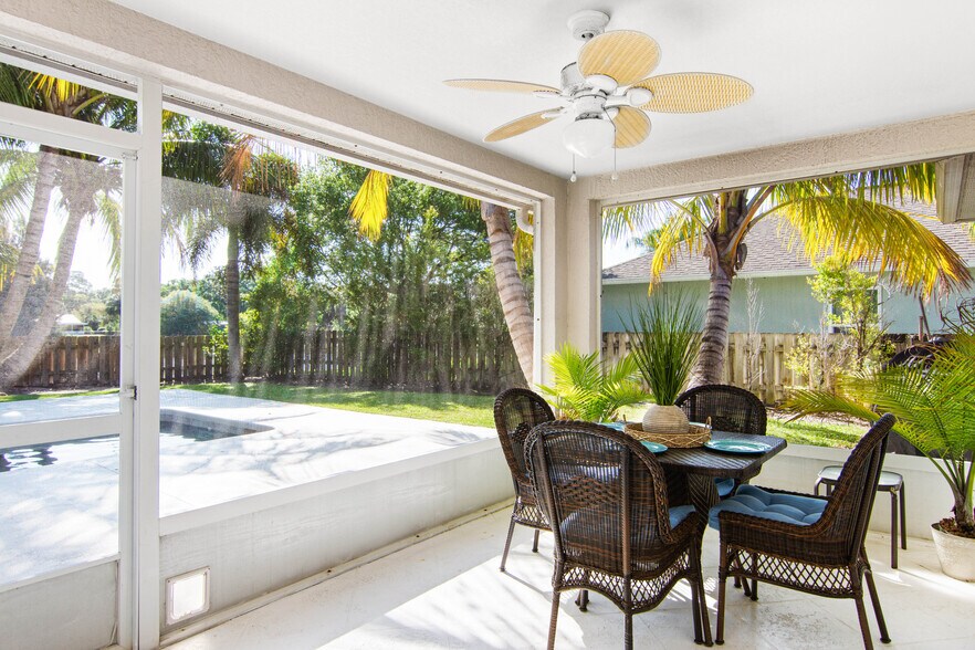 Building Photo - 2470 Compass Pointe Dr