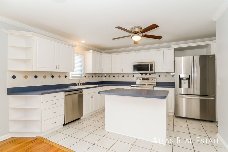 Building Photo - 9137 Switzer St