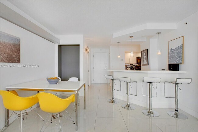 Building Photo - 6917 Collins Ave