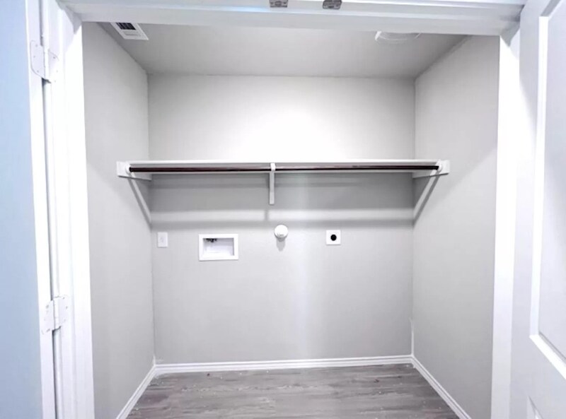 Building Photo - 10538 Varmus Dr