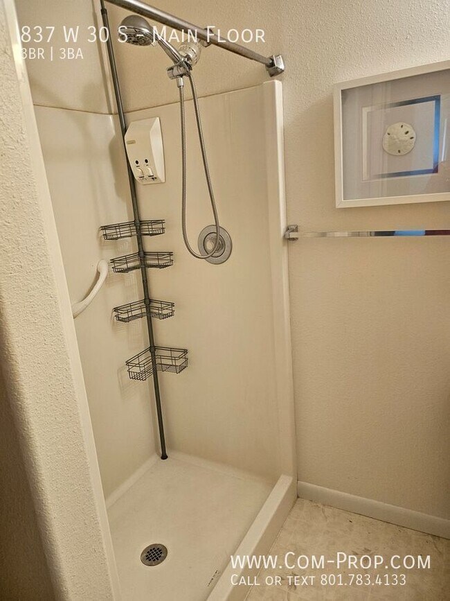 Building Photo - 837 W 30 S St