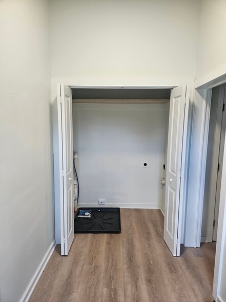 Building Photo - 533 Sumner Ct