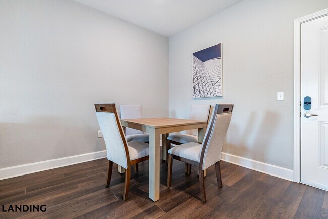 Building Photo - 918 Aventine Dr