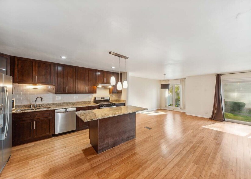 Kitchen - 527 Winston Ln