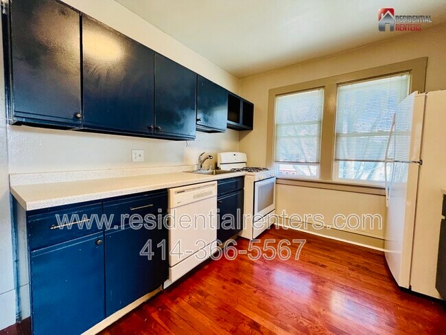 Building Photo - 2002 S 69th St