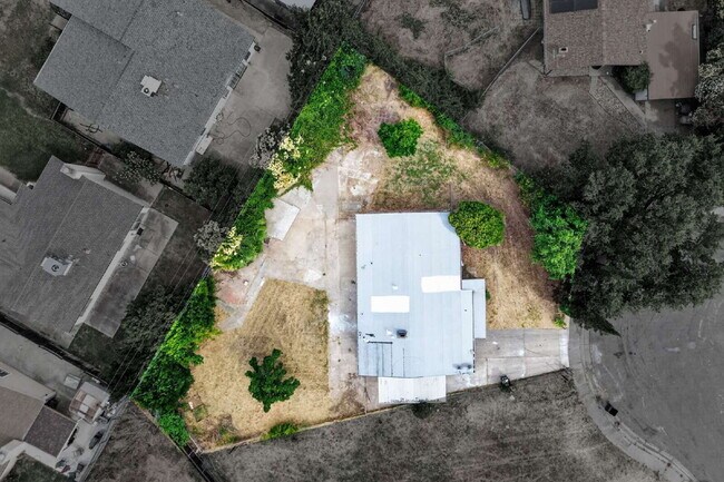 Building Photo - Charming 3-Bed Gem in Sacramento