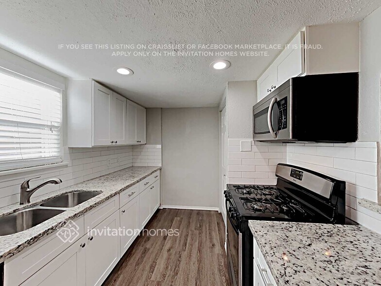 Building Photo - 13238 Edgeboro St