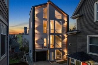 Building Photo - 3Bd/3.25Ba Seattle House