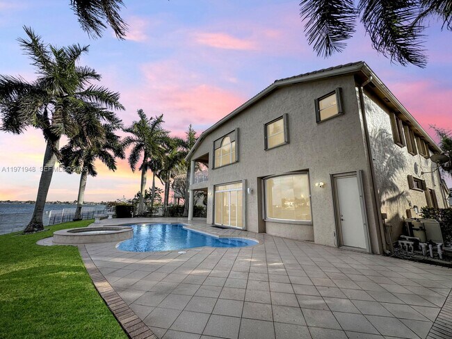 Building Photo - 5028 SW 170th Ave