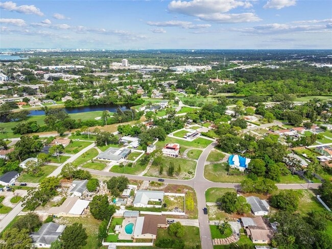 Building Photo - 2580 Granada Cir W