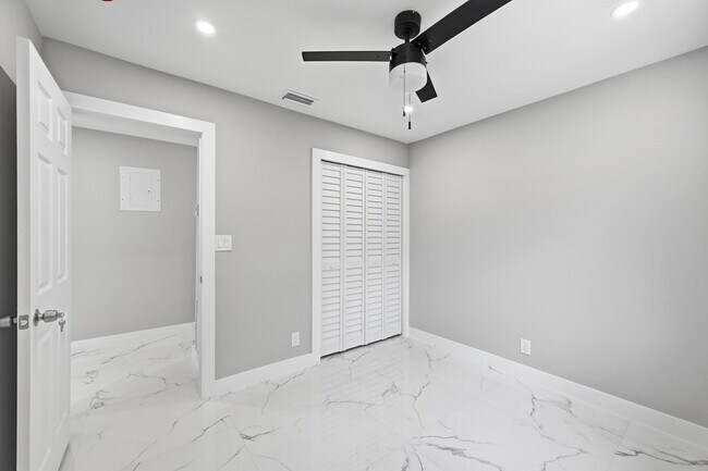 Building Photo - 4380 NW 59th Ct