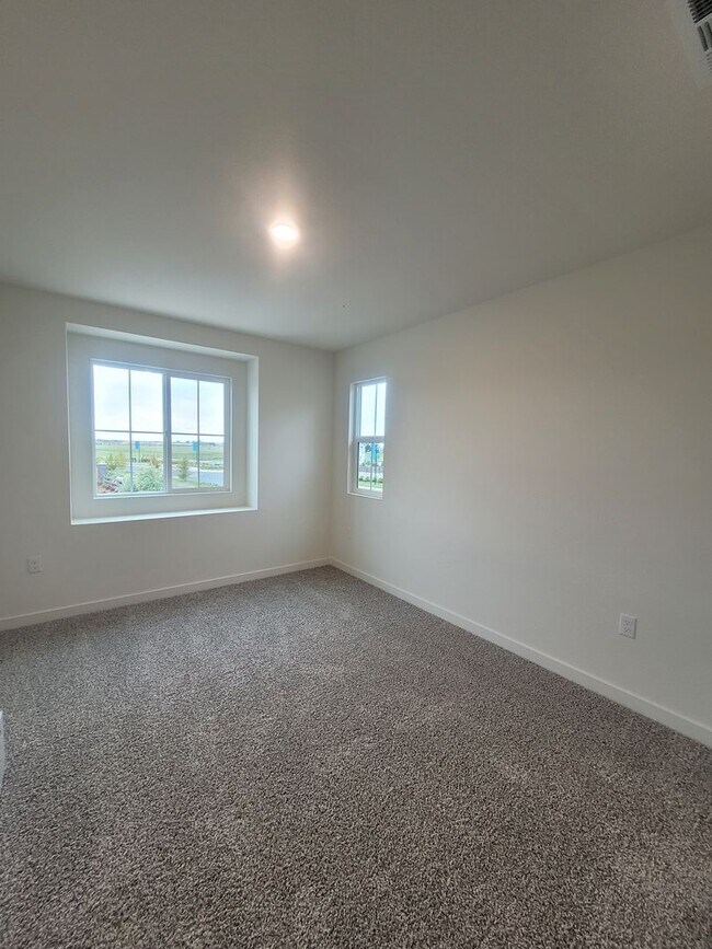 Building Photo - Brand new home in Roseville