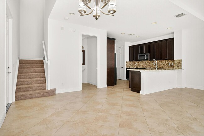 Building Photo - 4527 Cadiz Cir