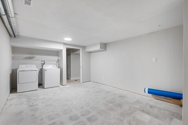 Building Photo - 4558 S Laredo St