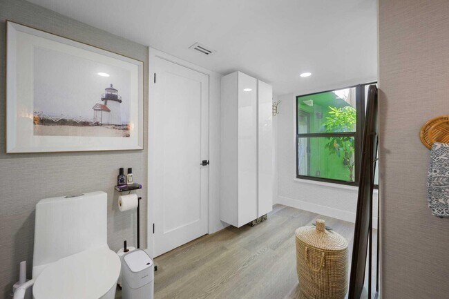 Building Photo - 1605 S US Hwy 1