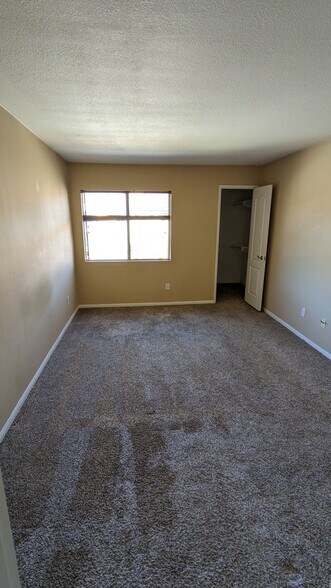 Building Photo - 7150 Shoreline Dr
